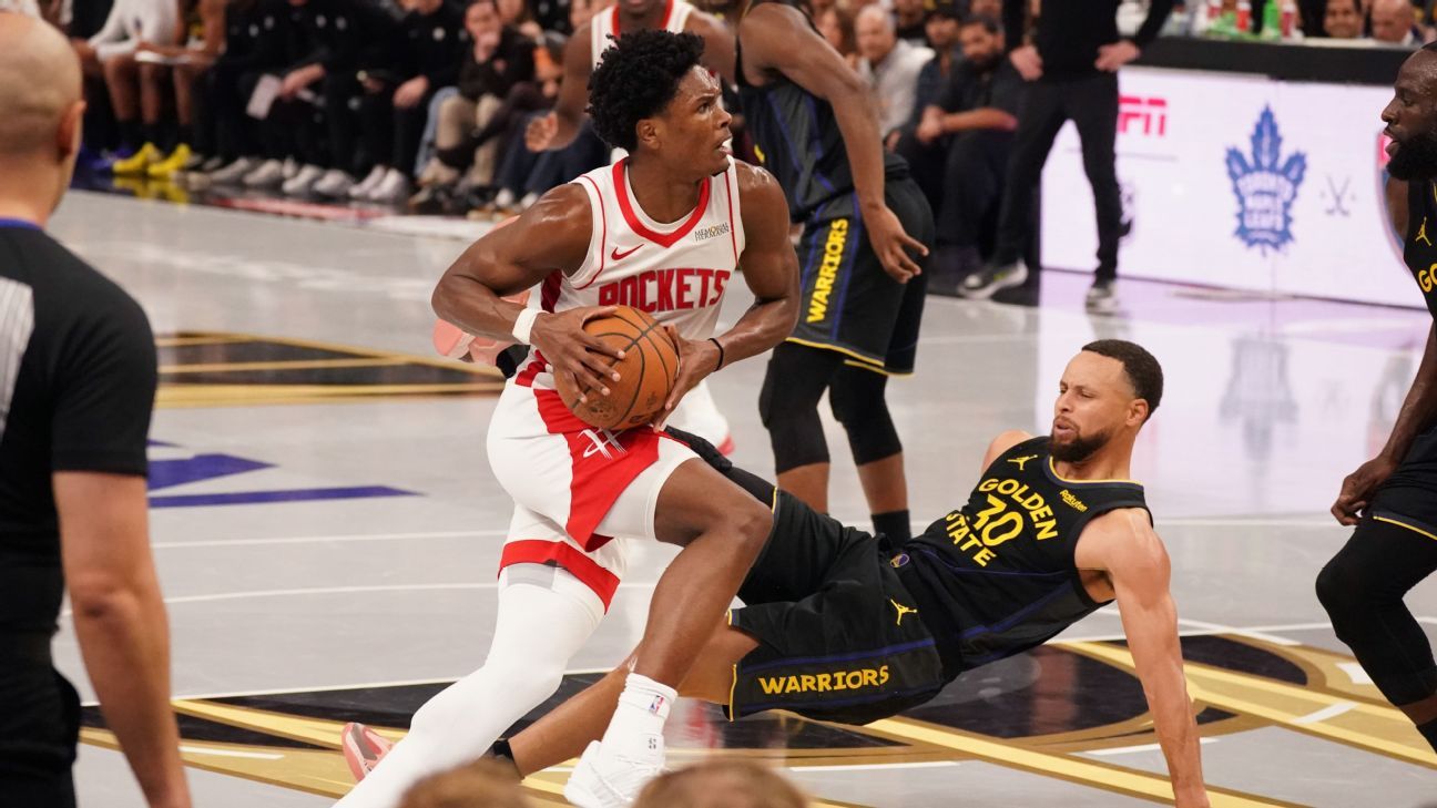 Stephen Curry Suffers Quad Injury in Warriors’ Close Loss to Rockets